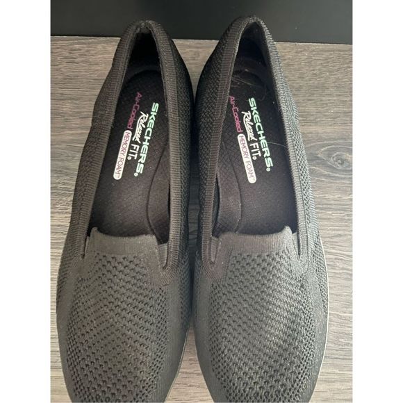 Skechers Women Black Relaxed Fit Air- Cooled Memory Foam Shoes Slip-on - Picture 2 of 6
